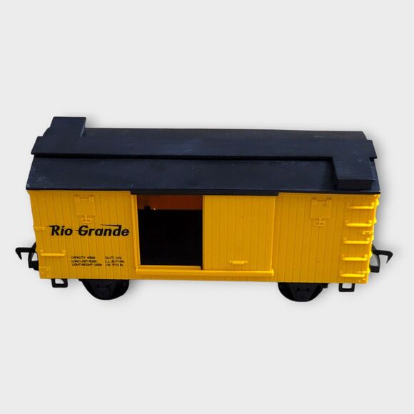 Scientific Toys Inc. Rio Grande G-Scale Battery Operated Toy Train Set Wt Signs - Picture 11 of 14